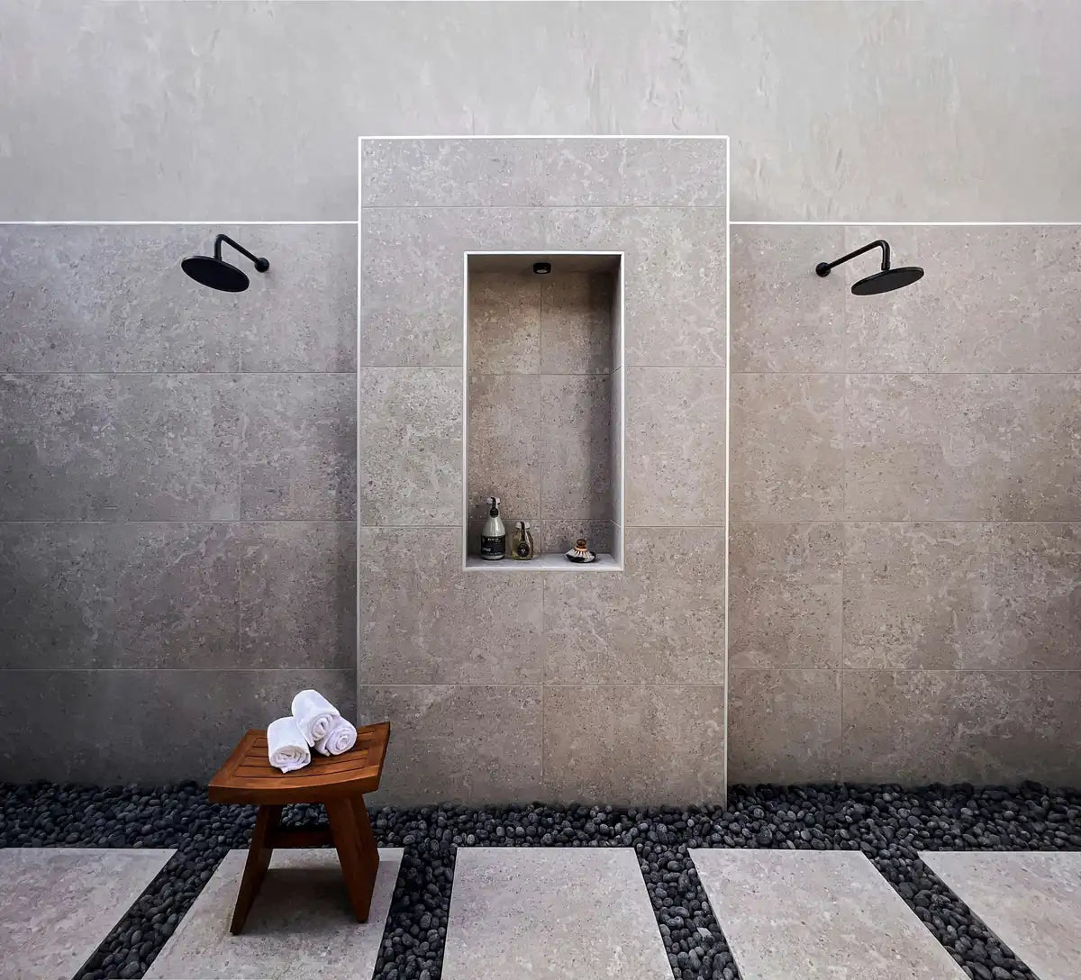 Shower scene - ShowersExpress hero image